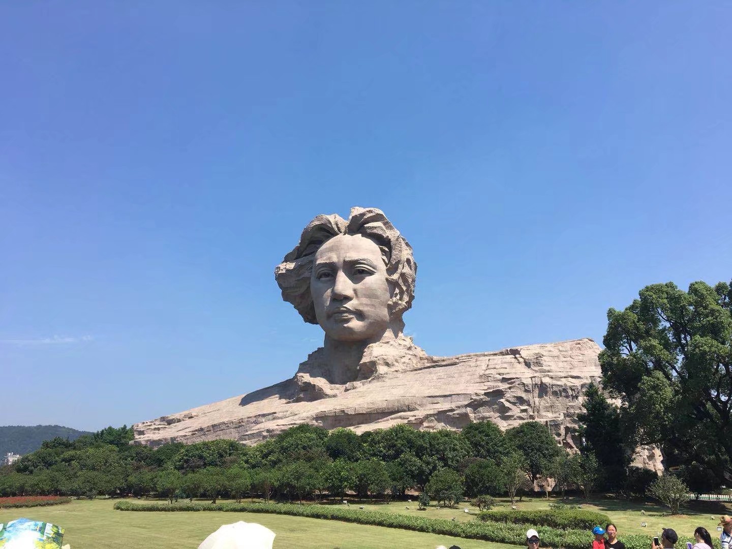 我公司组织员工湖南亲子游，放松心情，增强公司凝聚力